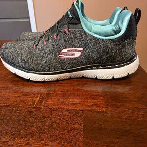 Womens Skechers shoe
